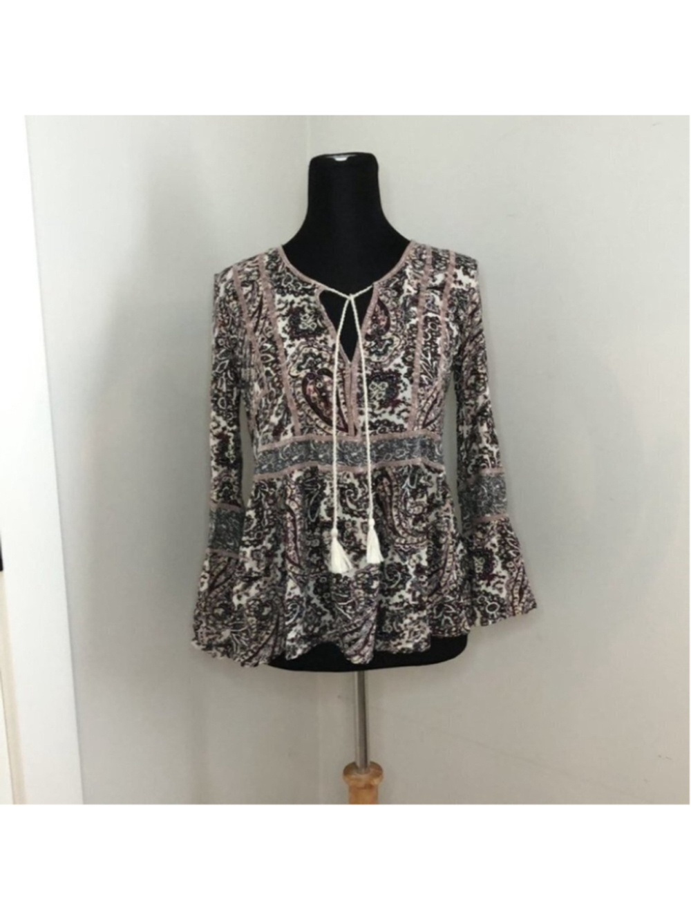 american Eagle paisley boho top multi Color flowy shirt tie detail sz m
